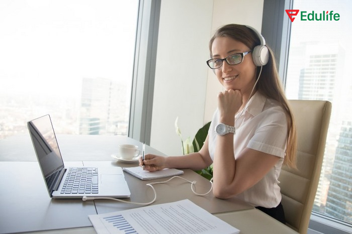 Aptis Advanced Masterclass hỗ trợ nền tảng học tiếng Anh trực tuyến đơn giản